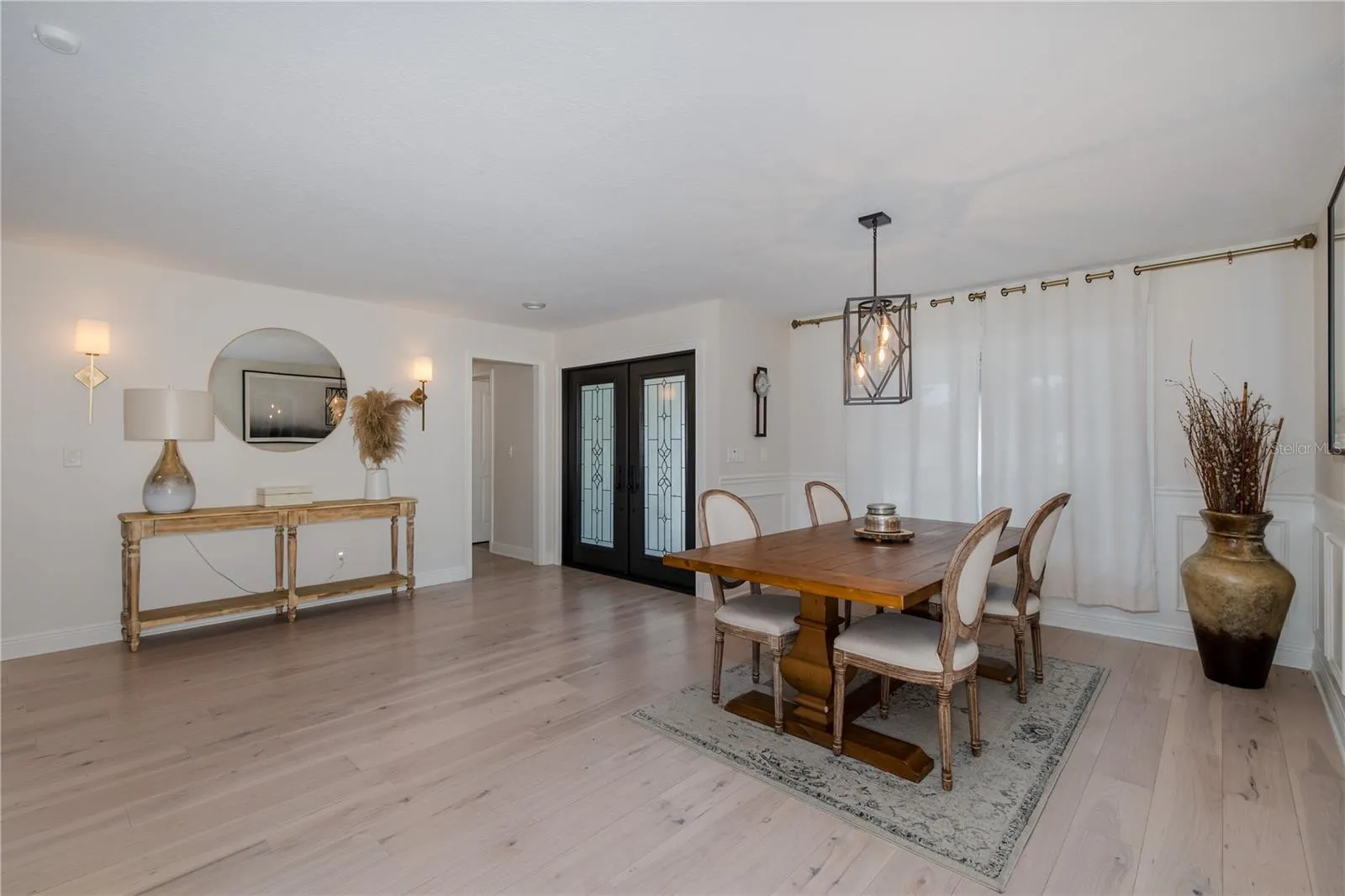 3139 HYDE PARK DR