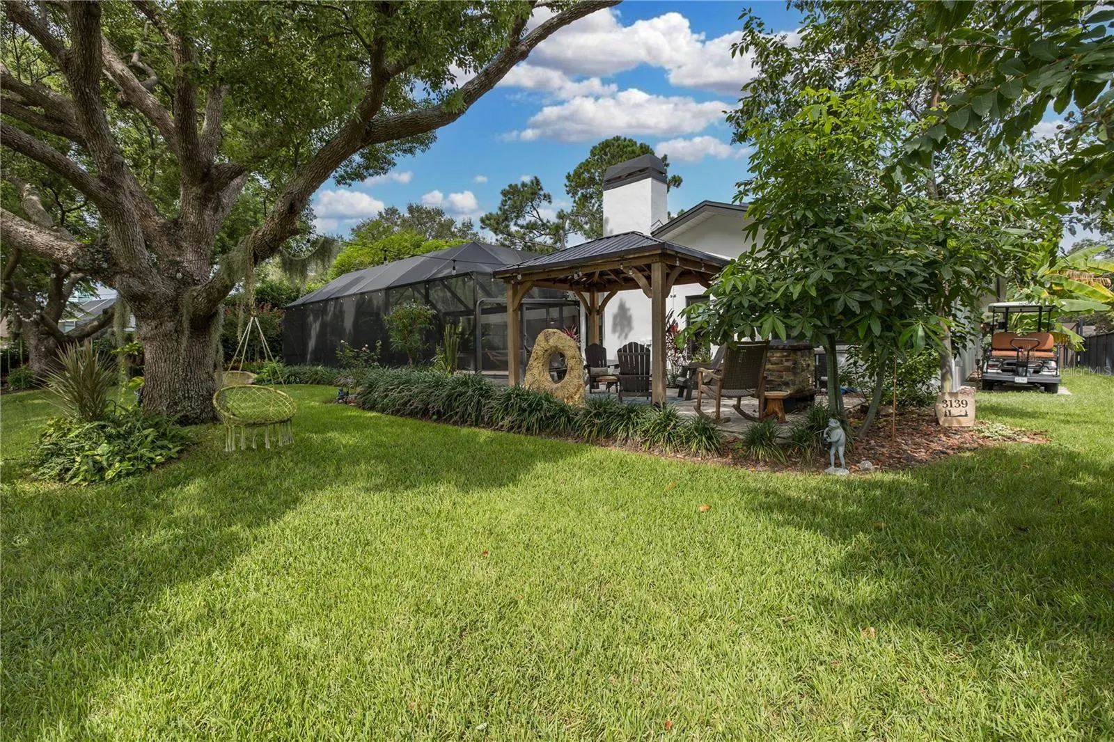 3139 HYDE PARK DR