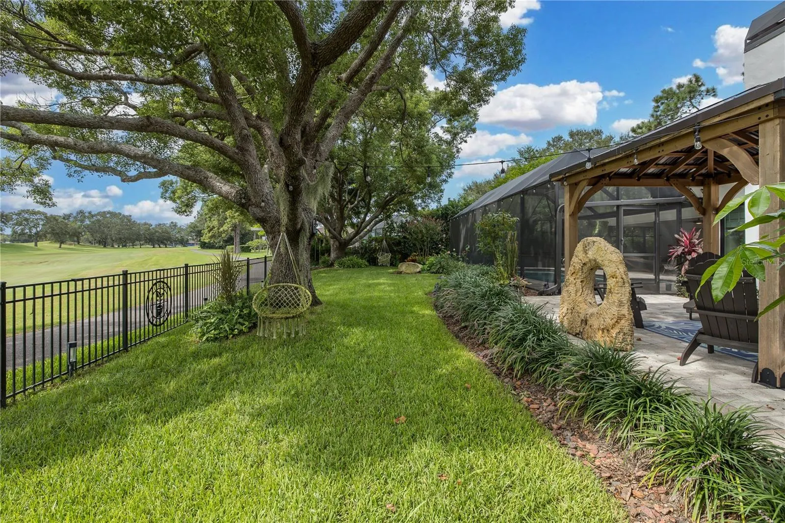 3139 HYDE PARK DR
