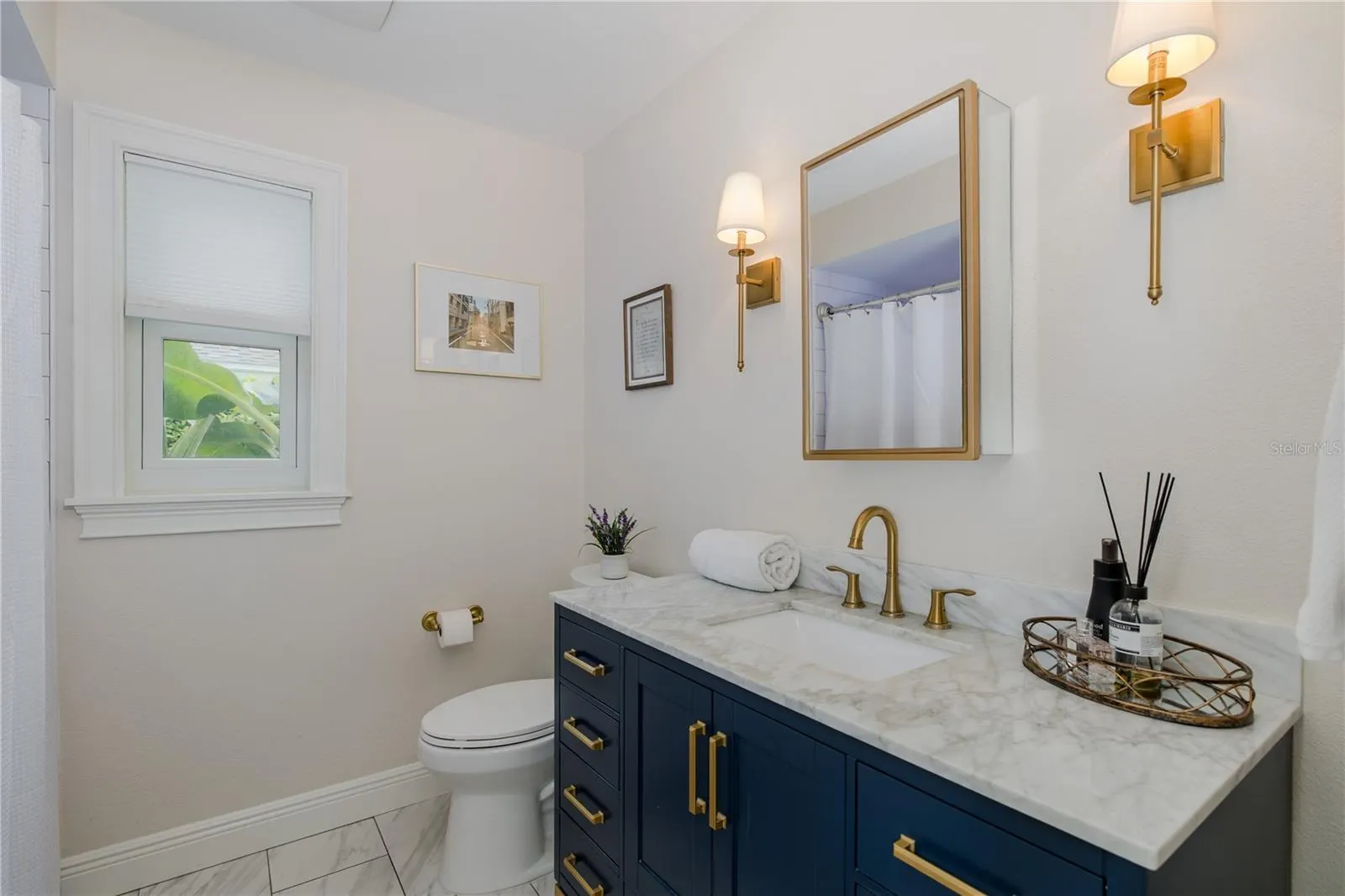 3139 HYDE PARK DR