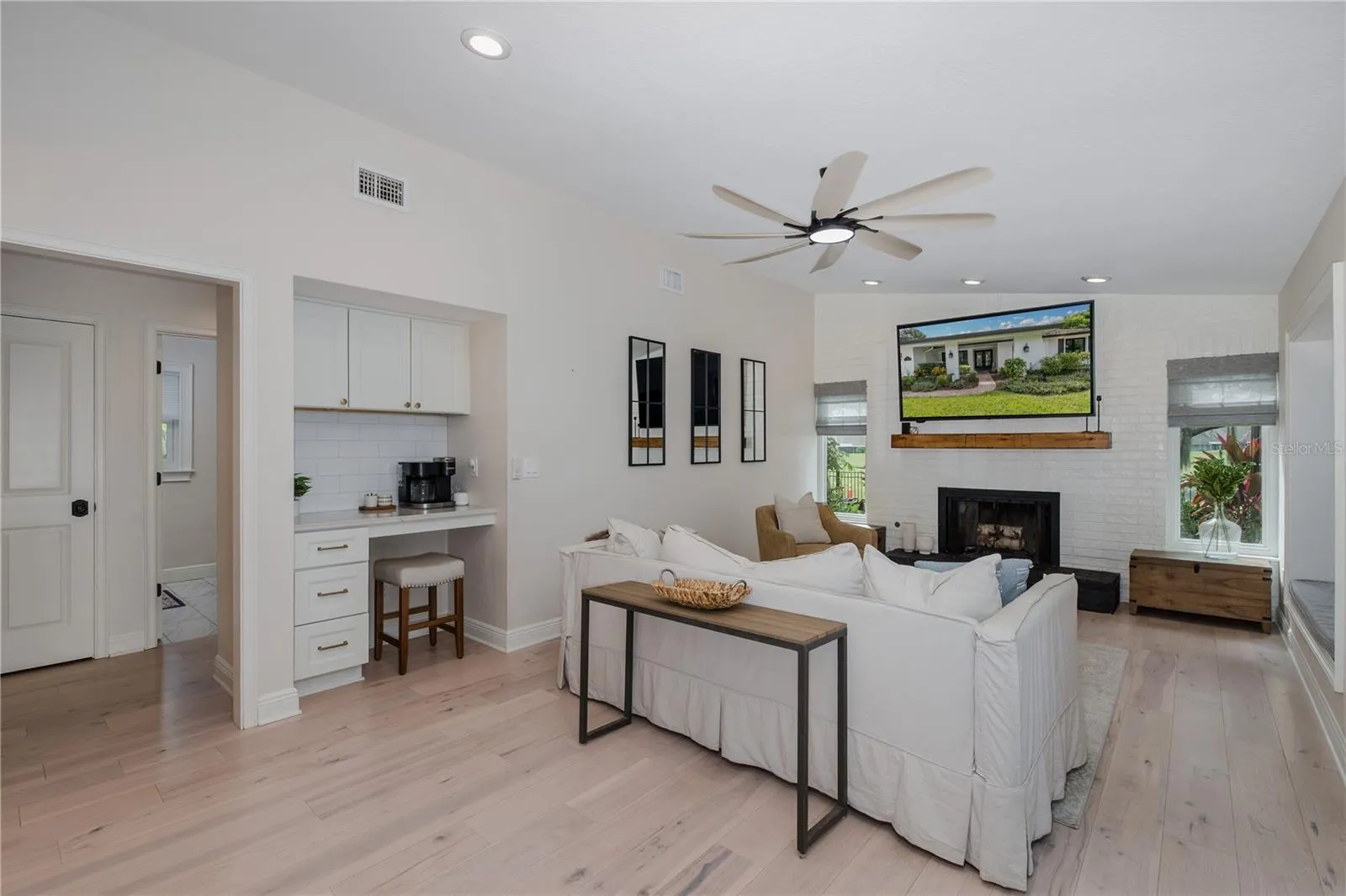3139 HYDE PARK DR