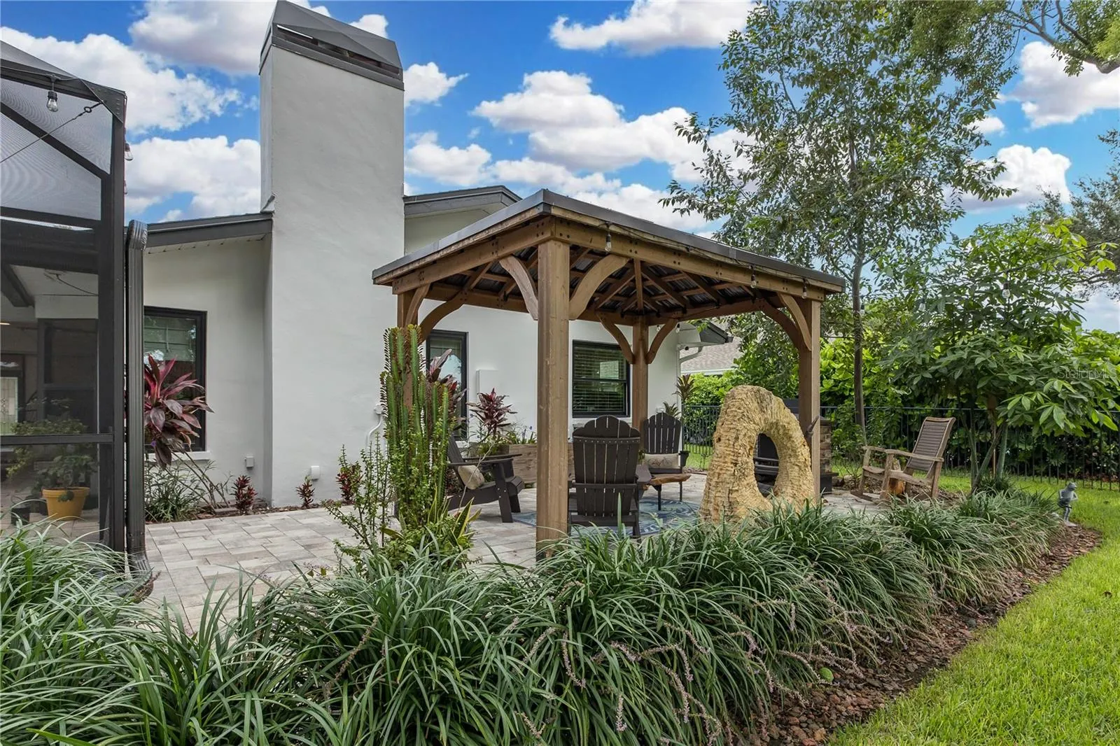 3139 HYDE PARK DR