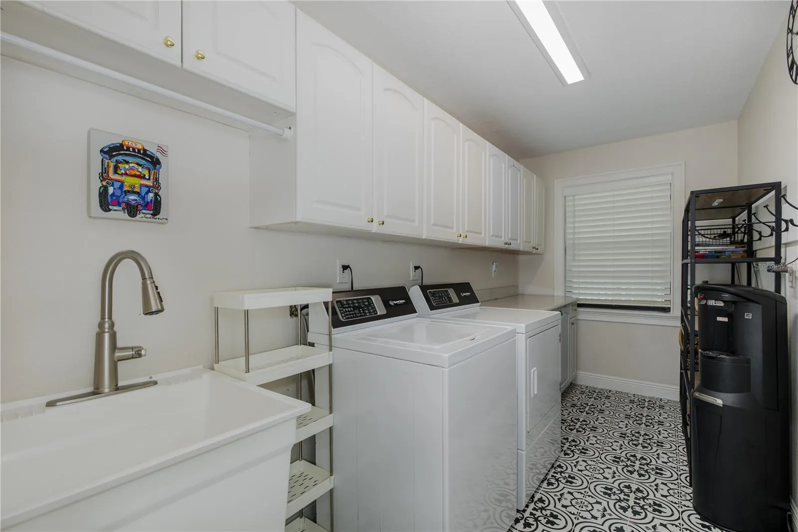 3139 HYDE PARK DR
