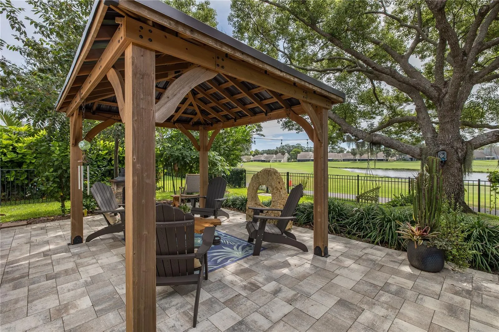 3139 HYDE PARK DR