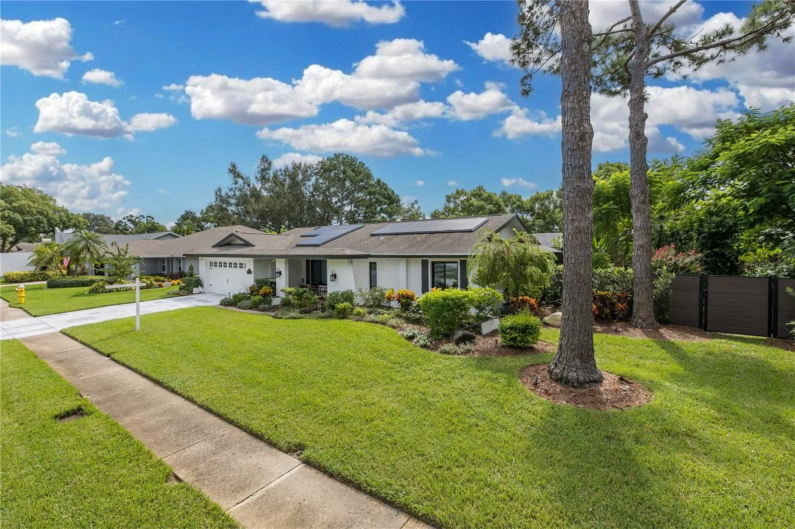 3139 HYDE PARK DR