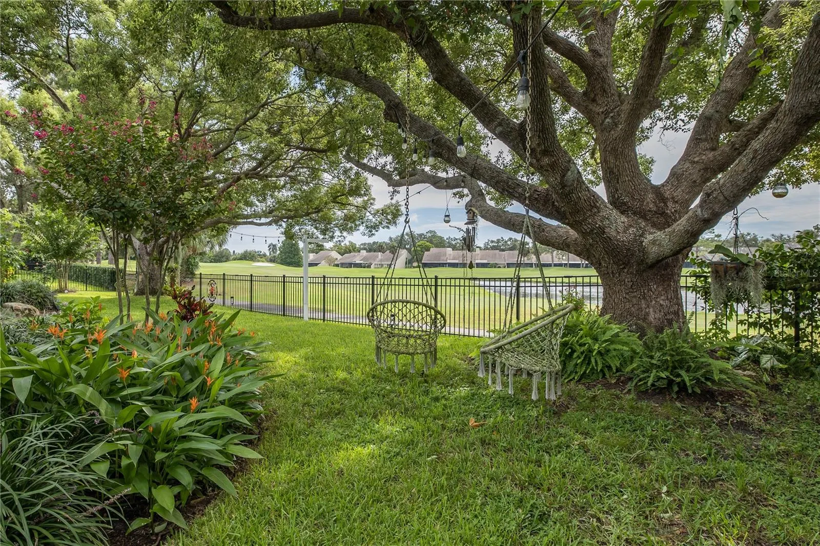 3139 HYDE PARK DR