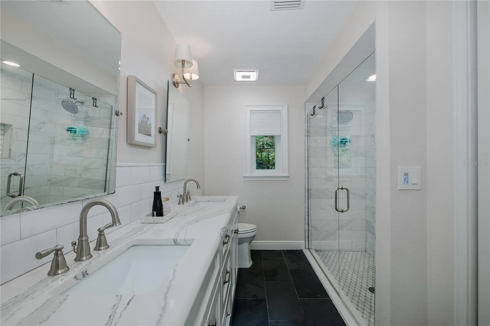 3139 HYDE PARK DR