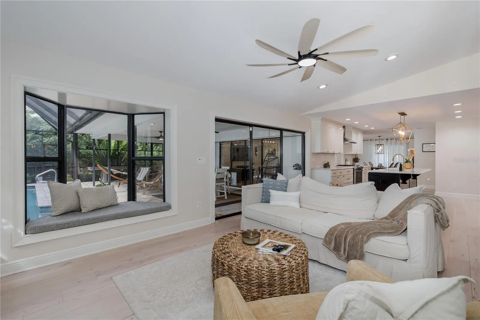 3139 HYDE PARK DR