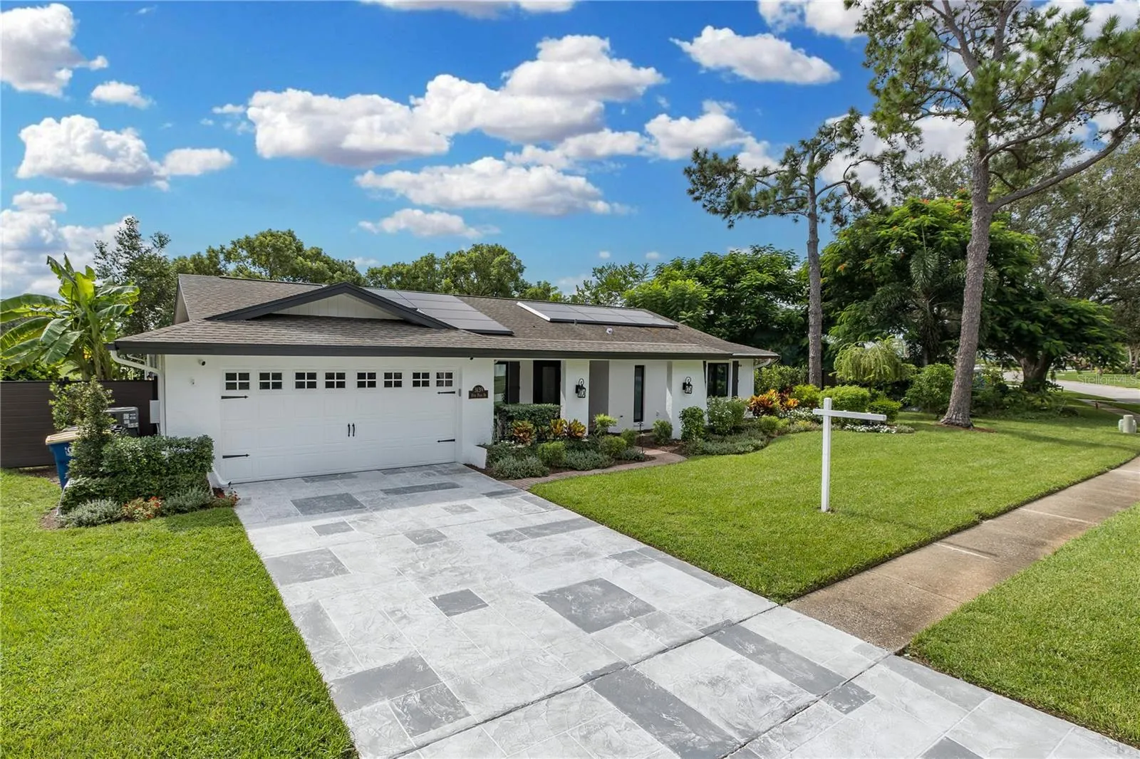 3139 HYDE PARK DR