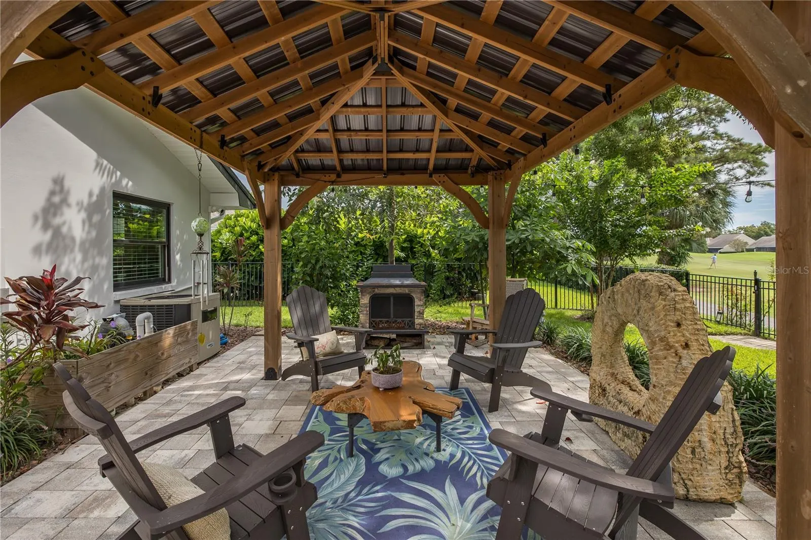 3139 HYDE PARK DR