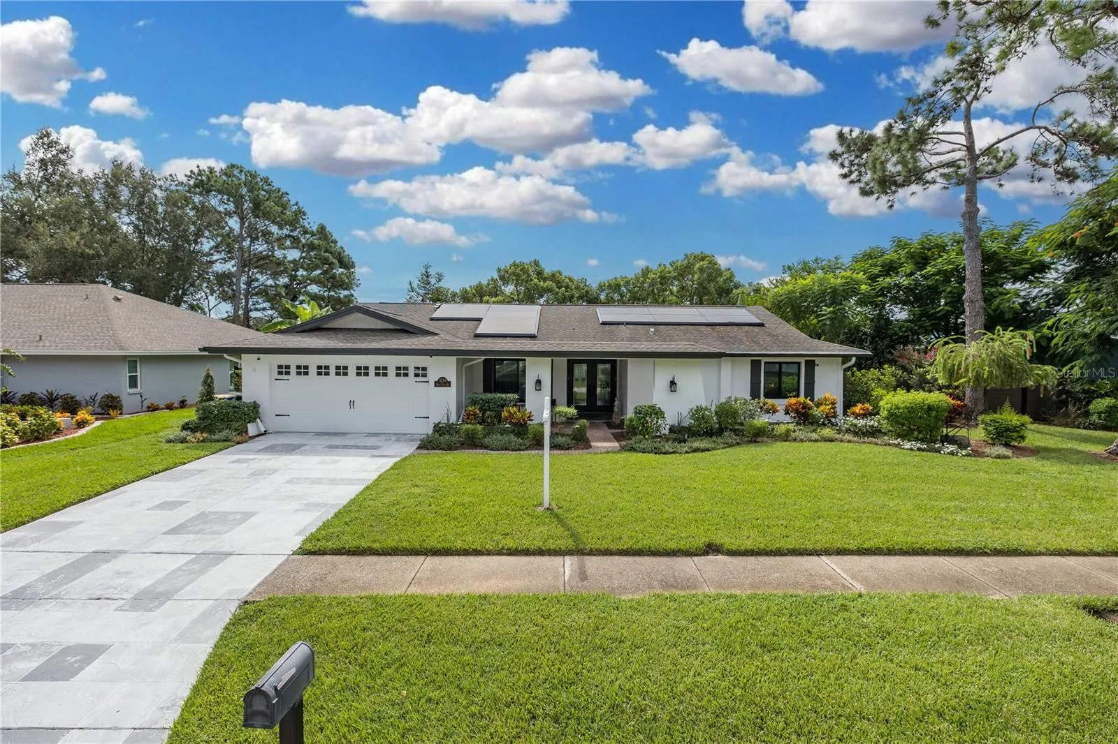 3139 HYDE PARK DR