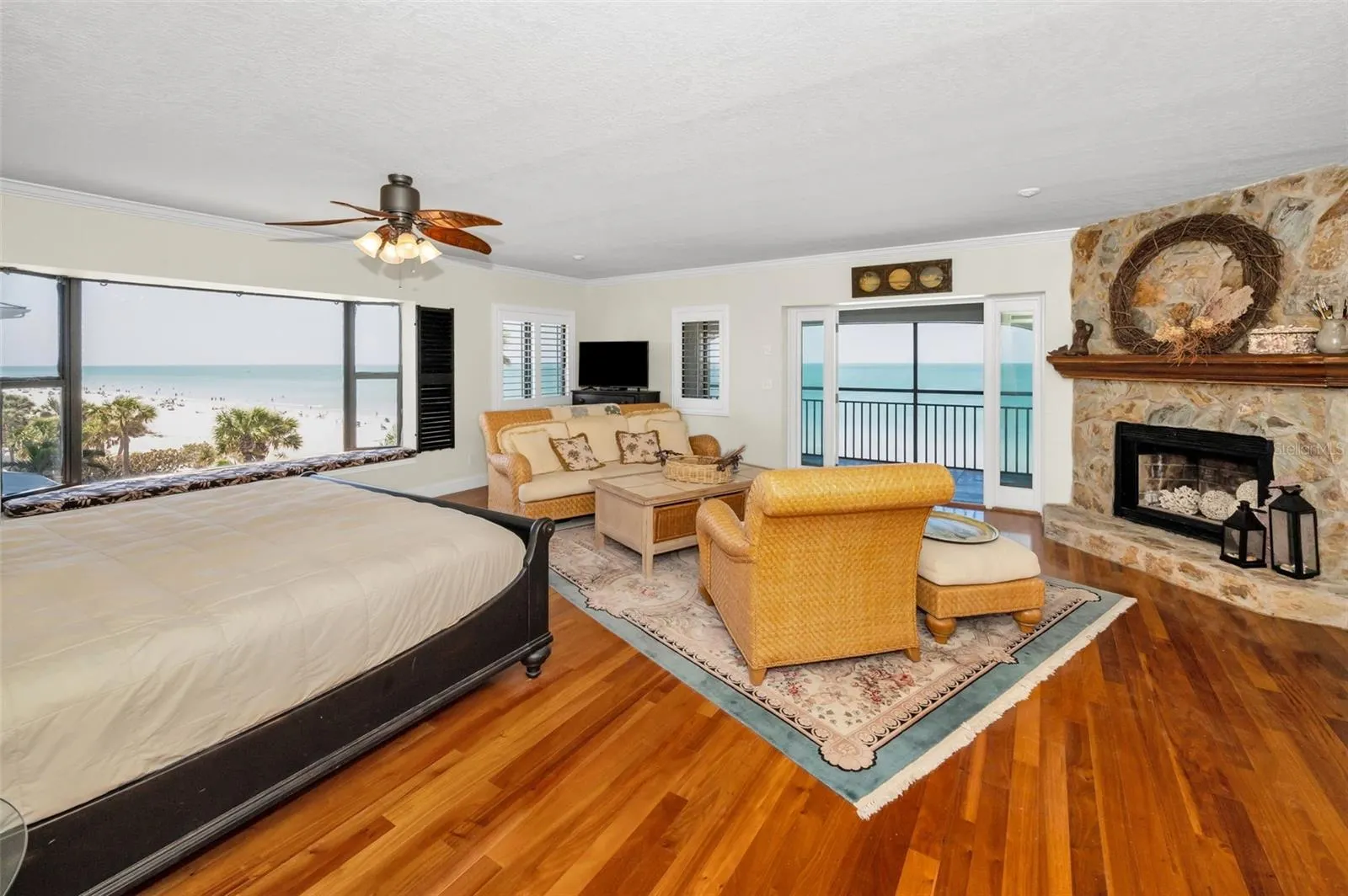 2300 BEACH TRL #5, #5