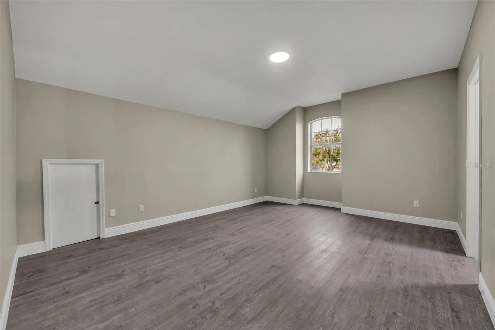 2267 SANTA LUCIA ST