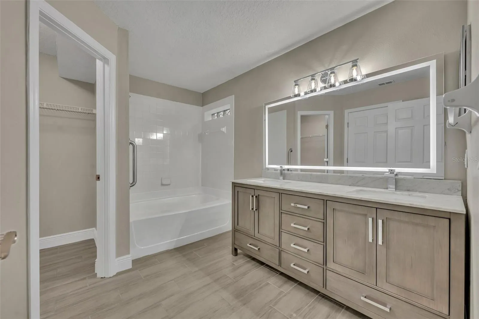 2267 SANTA LUCIA ST