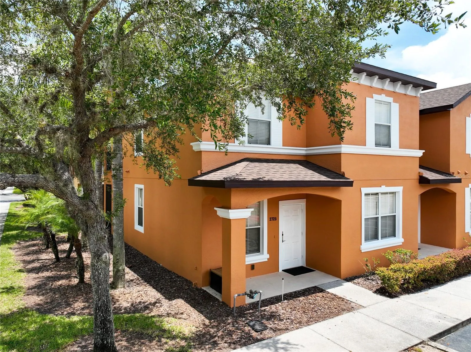 2723 ROADSTER LN