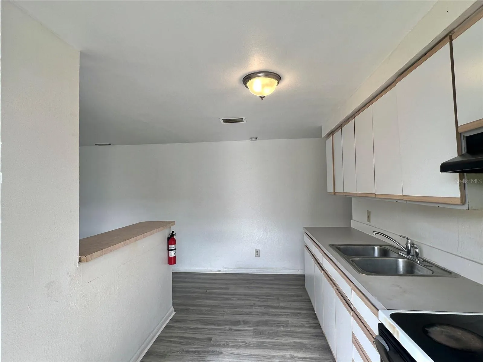 1016 E SENECA AVE #B, #B