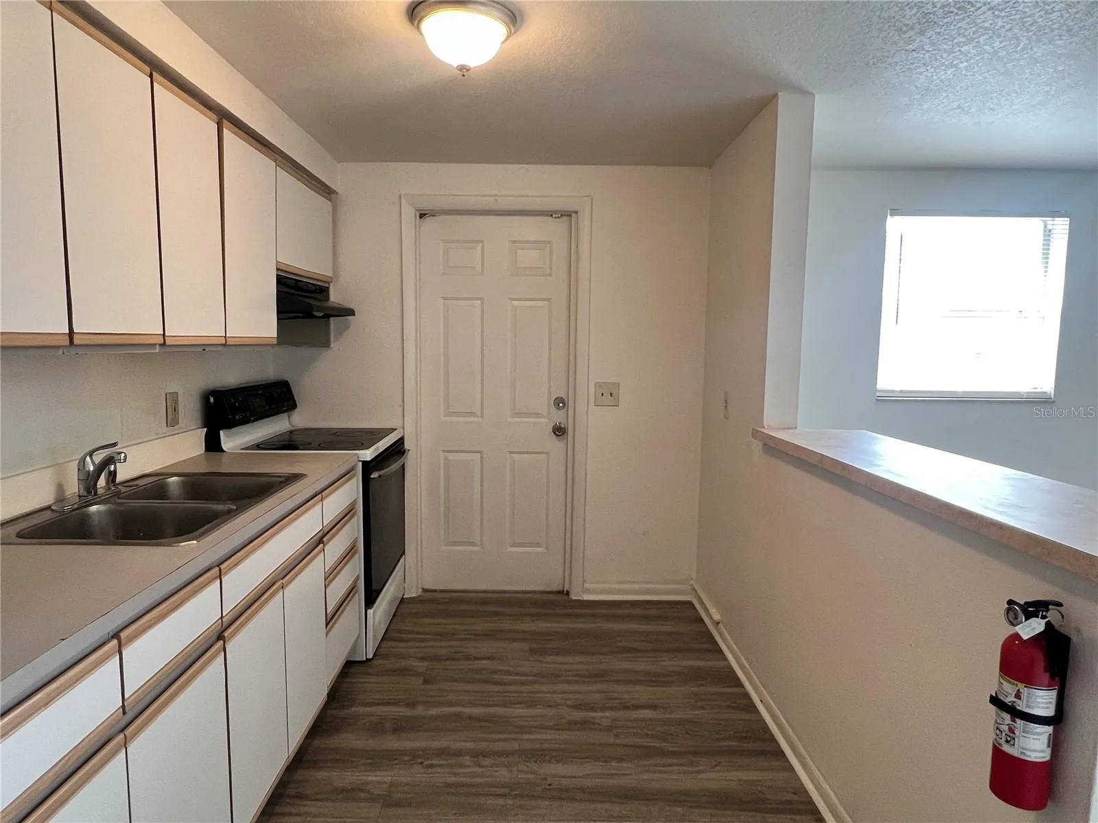 1016 E SENECA AVE #B, #B