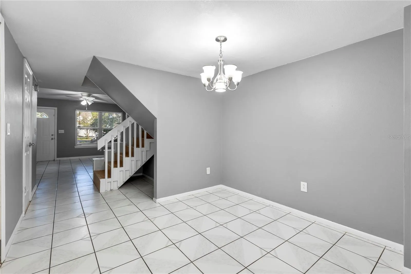 8511 J R MANOR DR