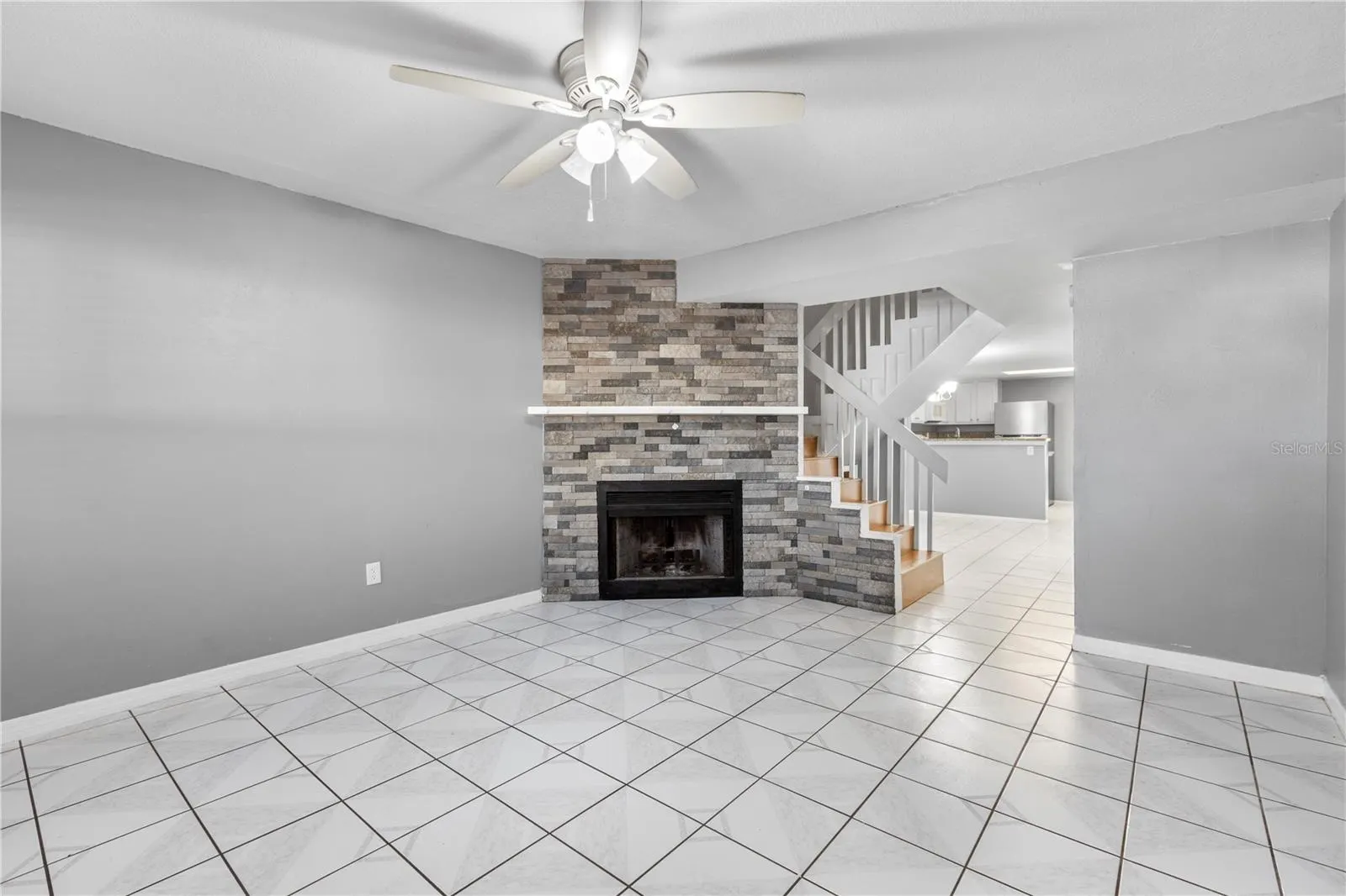 8511 J R MANOR DR