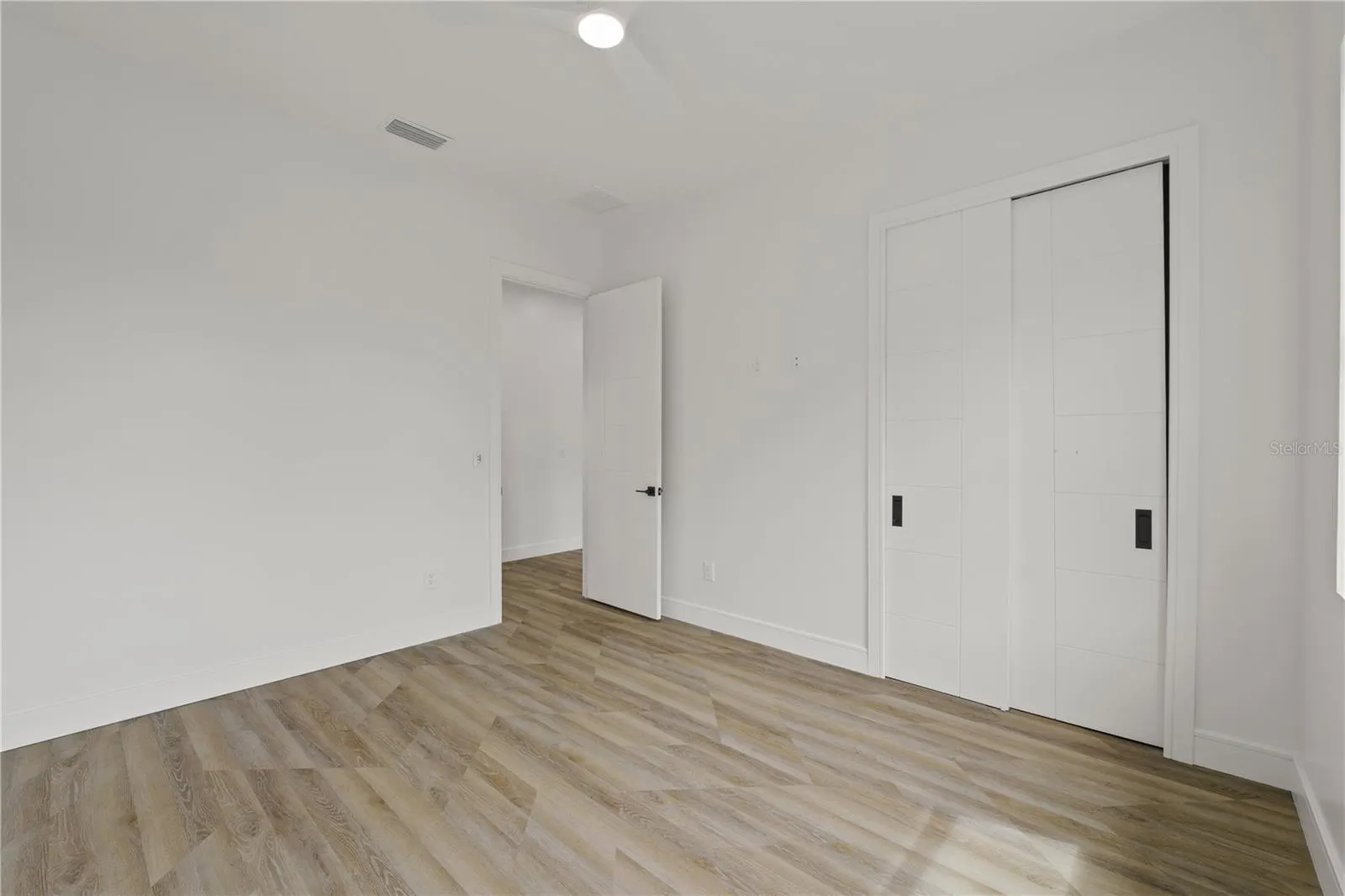401 PARK BLVD