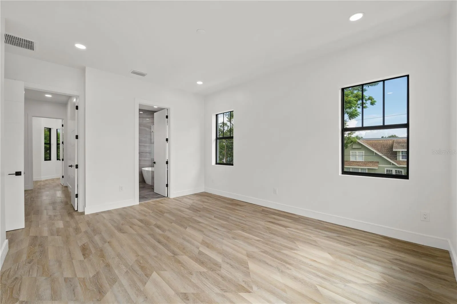 401 PARK BLVD