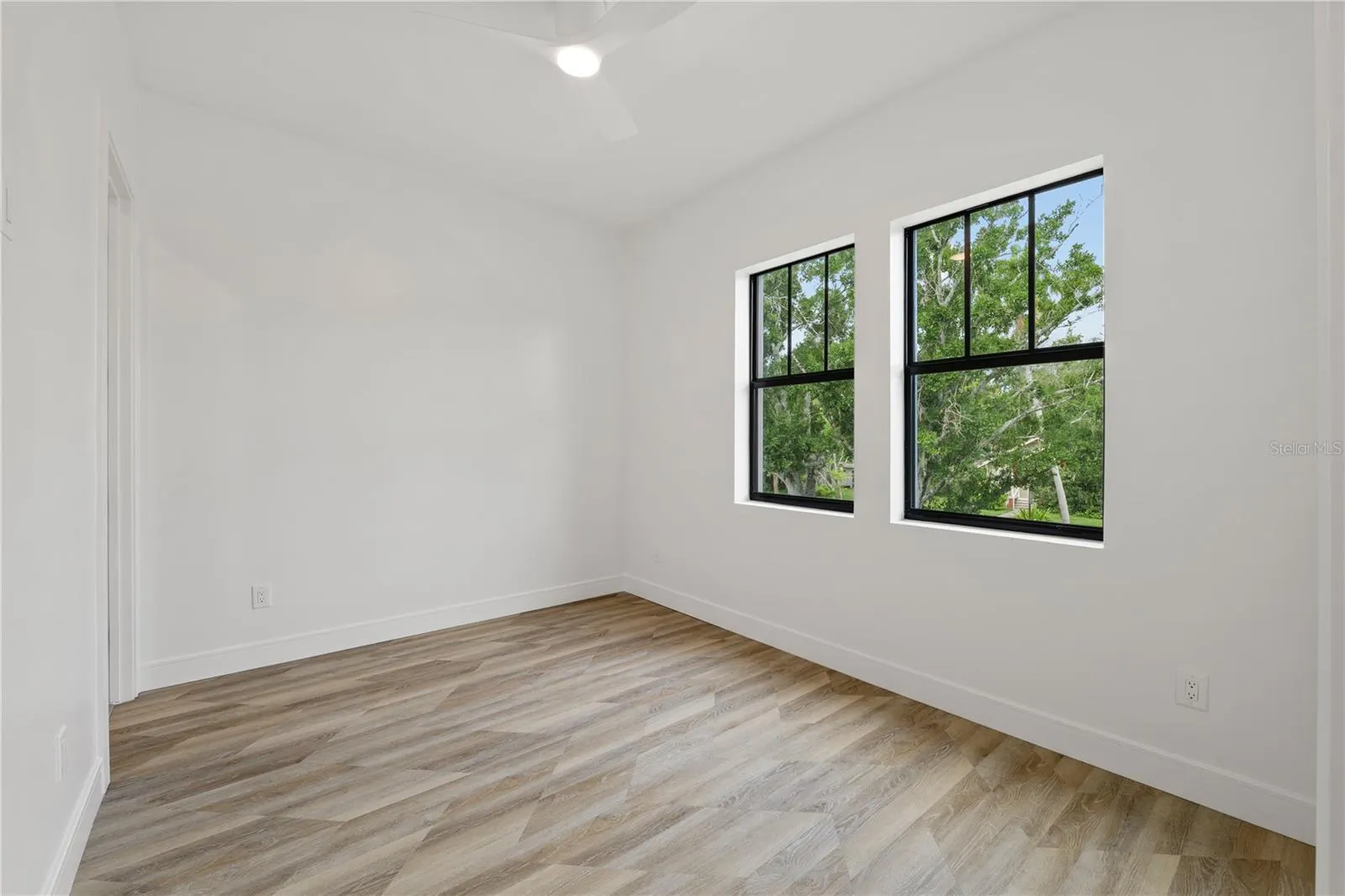 401 PARK BLVD