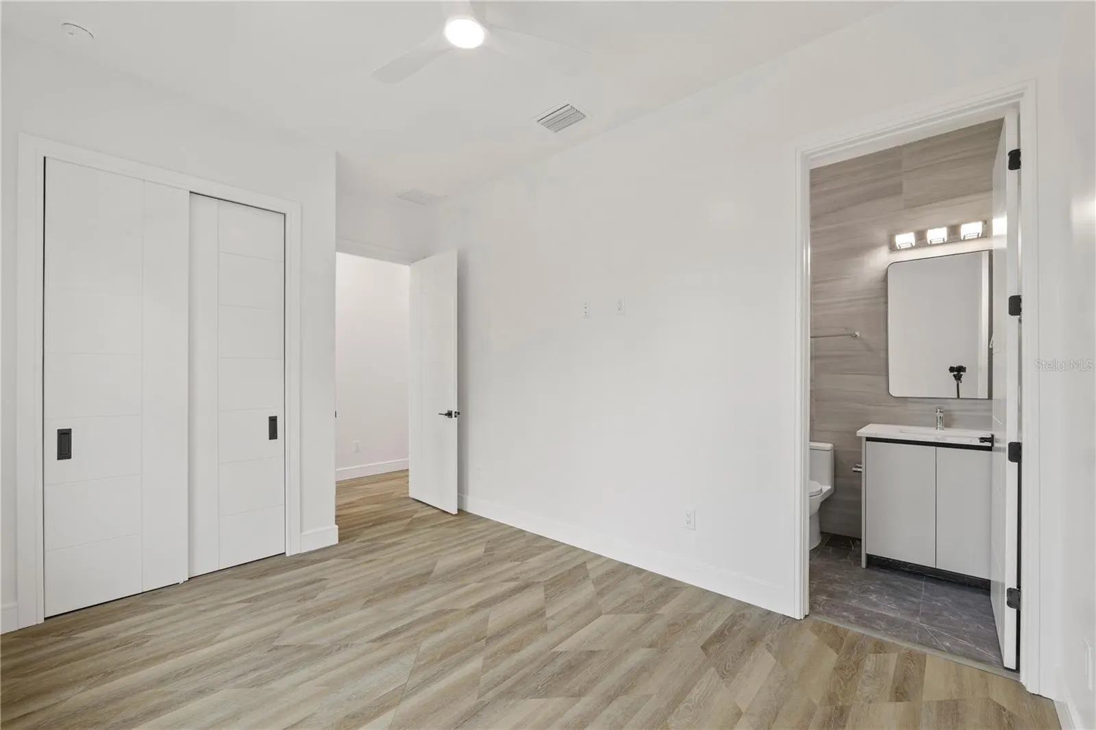 401 PARK BLVD