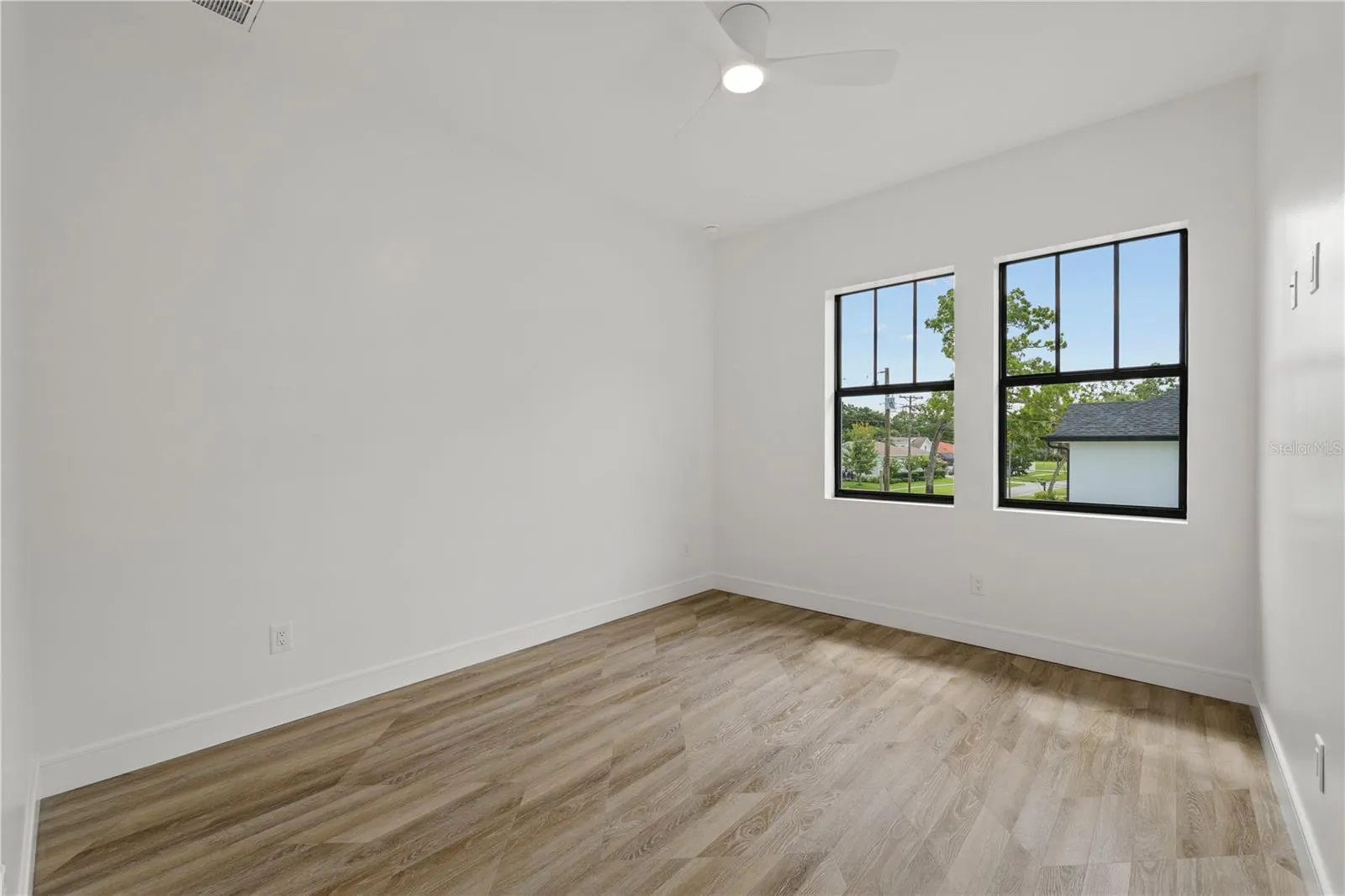 401 PARK BLVD