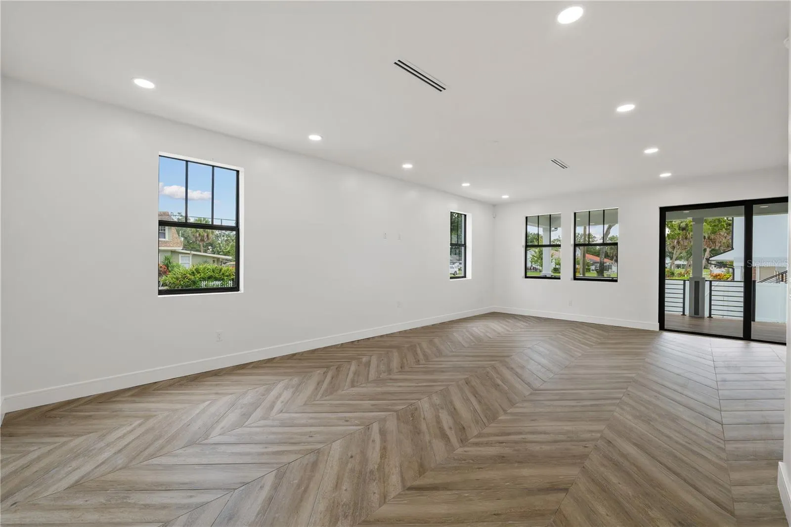 401 PARK BLVD