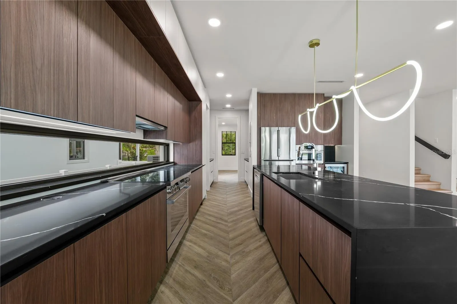 401 PARK BLVD