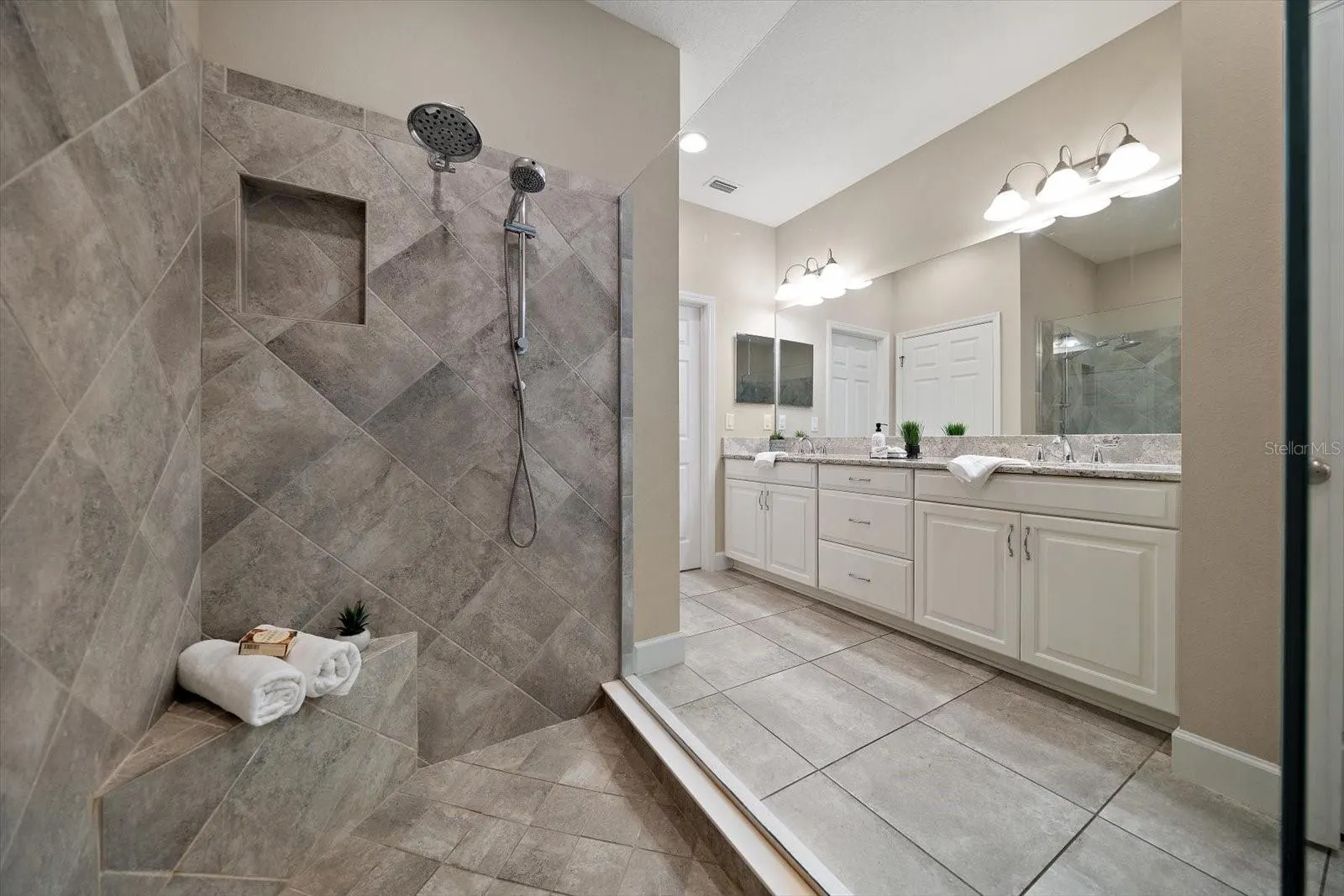 8735 TERRACINA LAKE DR