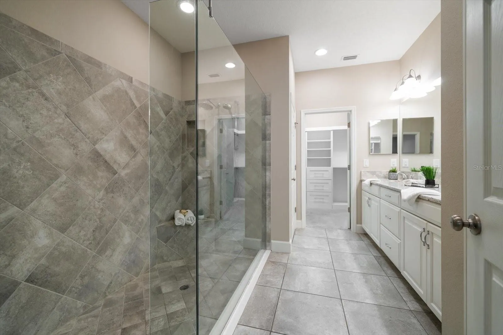 8735 TERRACINA LAKE DR