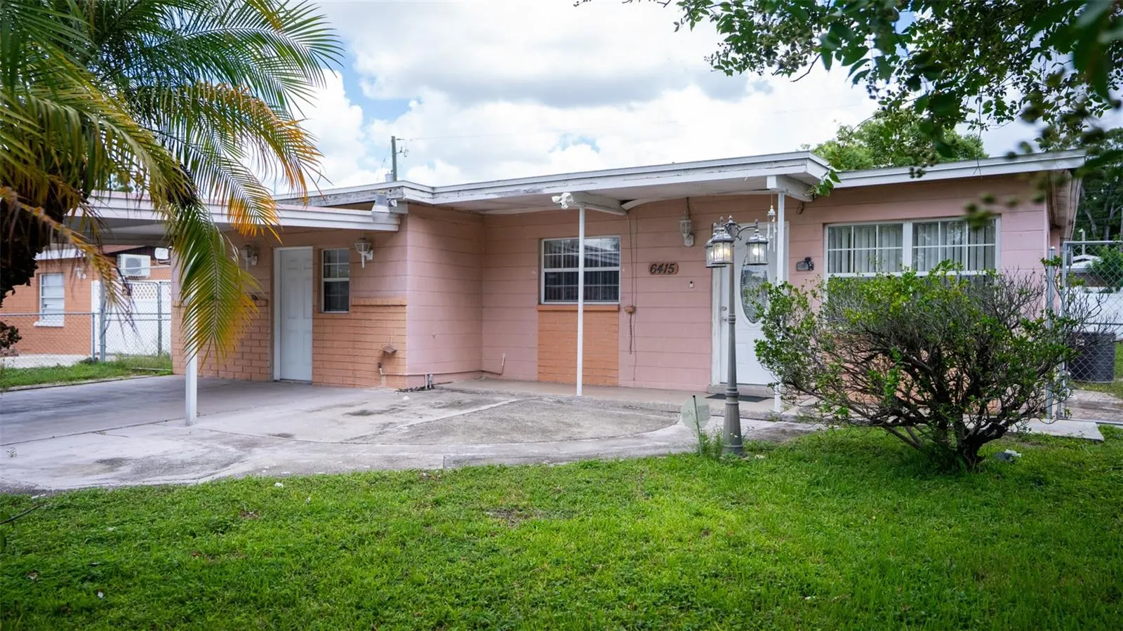 6415 BLOSSOM AVE