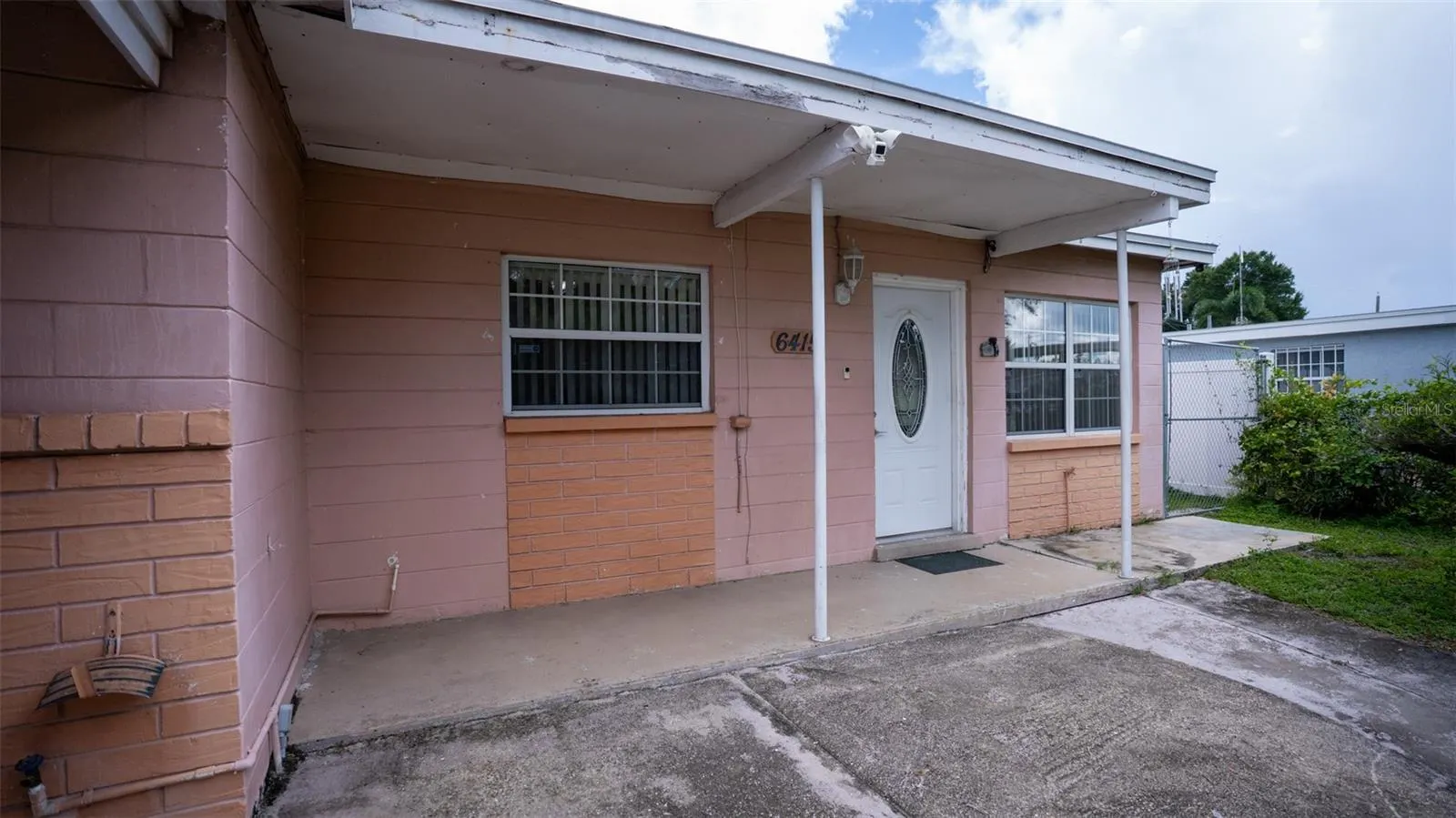 6415 BLOSSOM AVE
