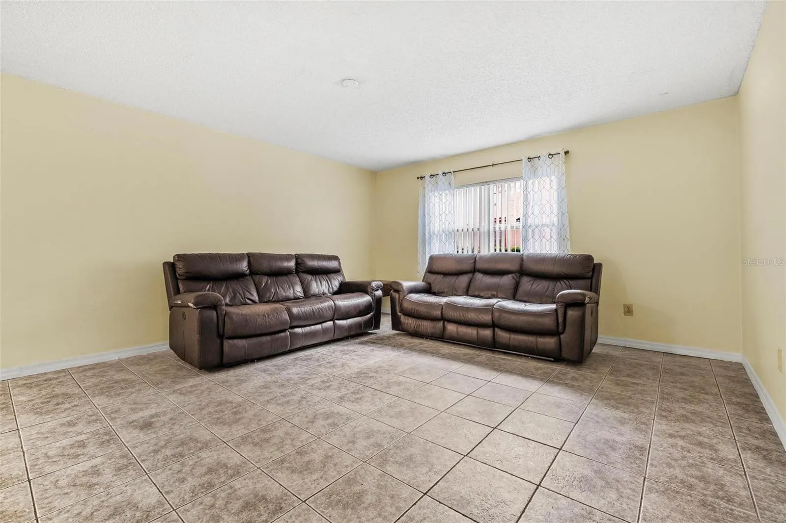 265 SW LINCOLN CIR N #2102, #2102