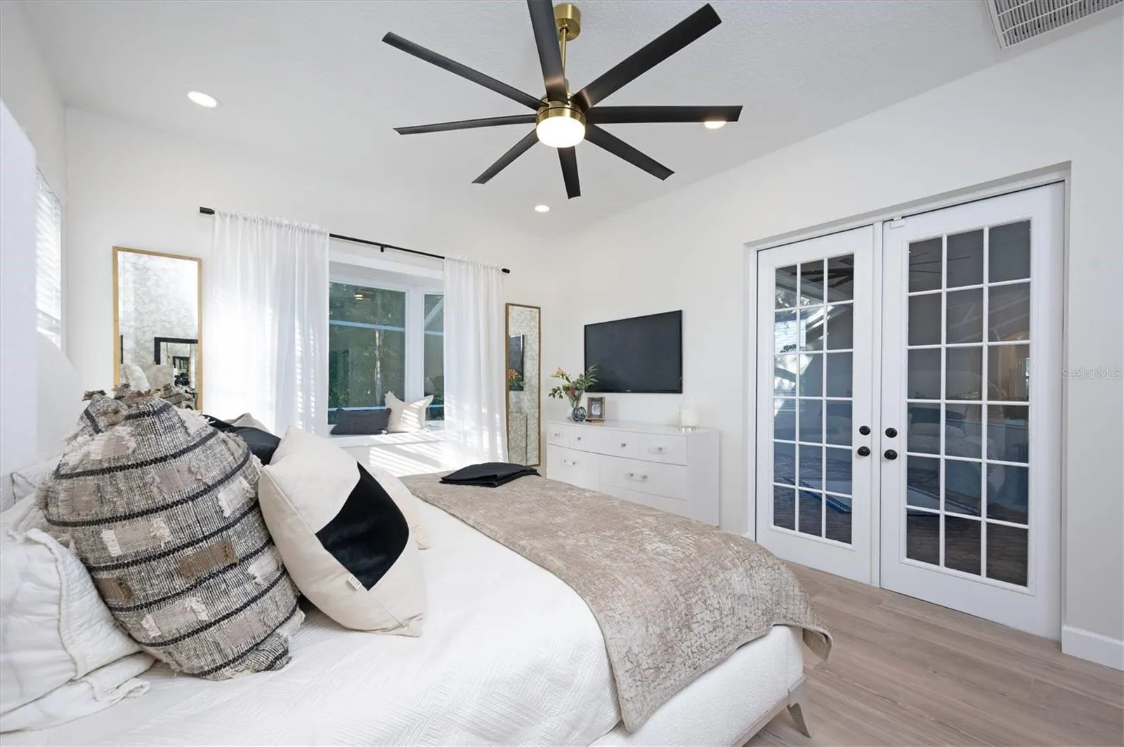 10346 ABBOTSFORD DR