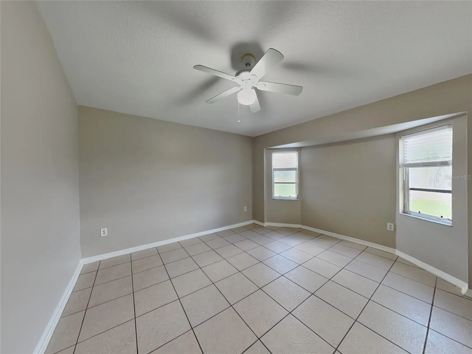 492 RIO DE JANEIRO AVE