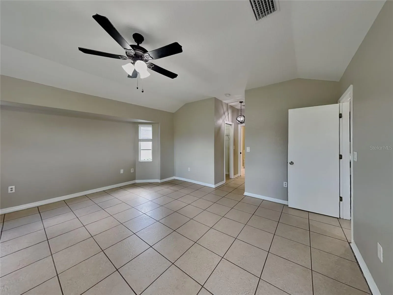 492 RIO DE JANEIRO AVE