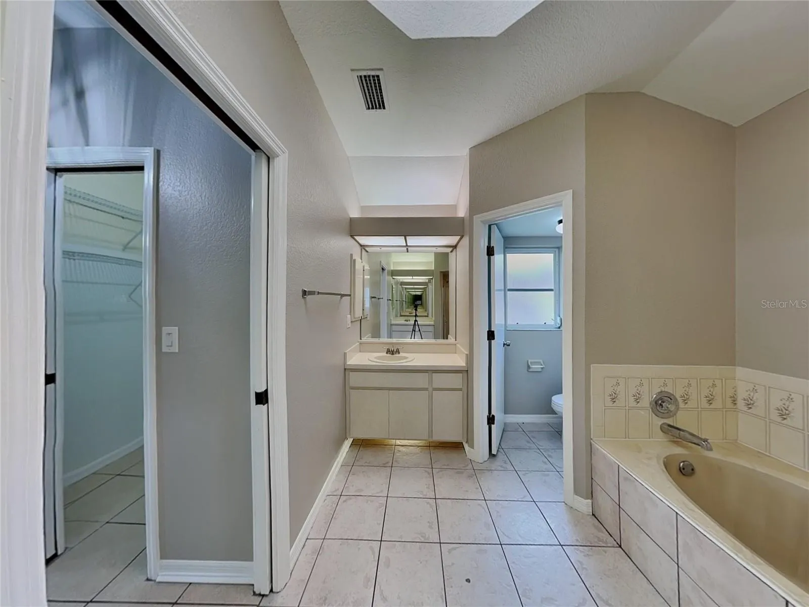 492 RIO DE JANEIRO AVE