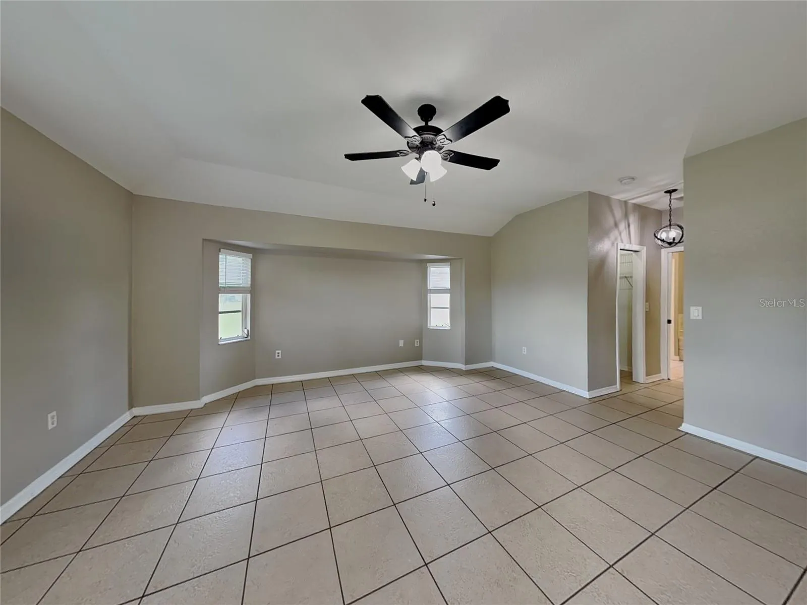 492 RIO DE JANEIRO AVE