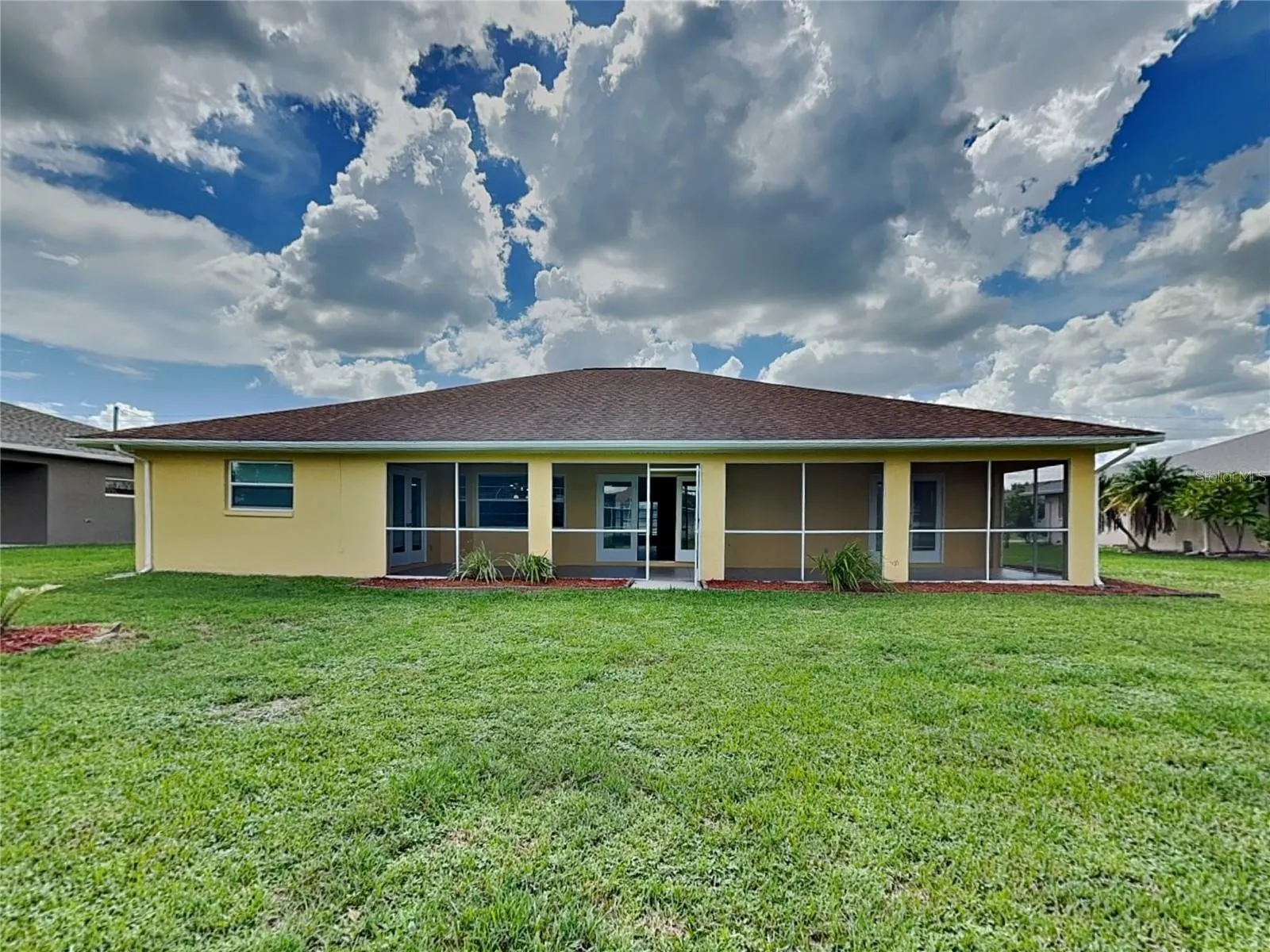 492 RIO DE JANEIRO AVE
