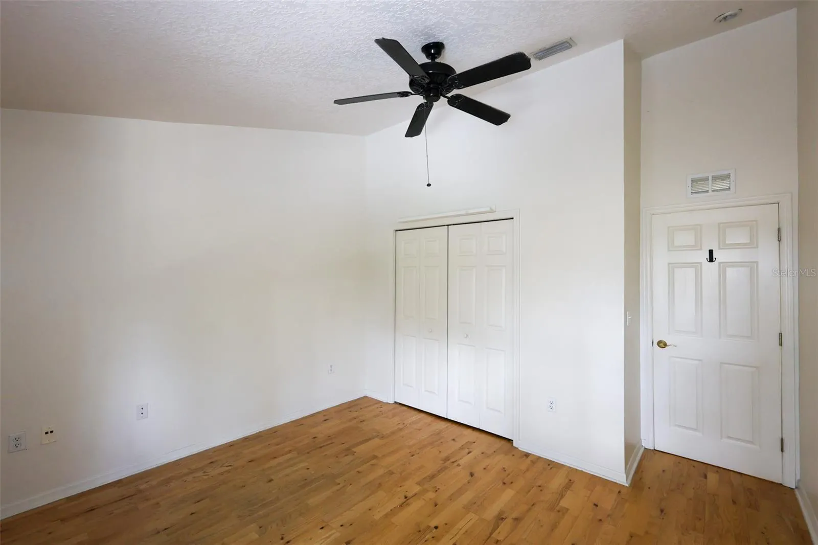 1116 SUNSET POINT RD #205, #205
