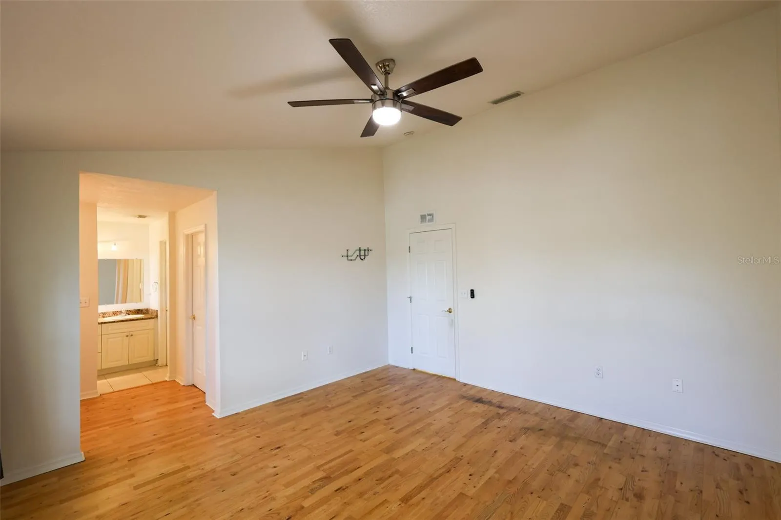 1116 SUNSET POINT RD #205, #205