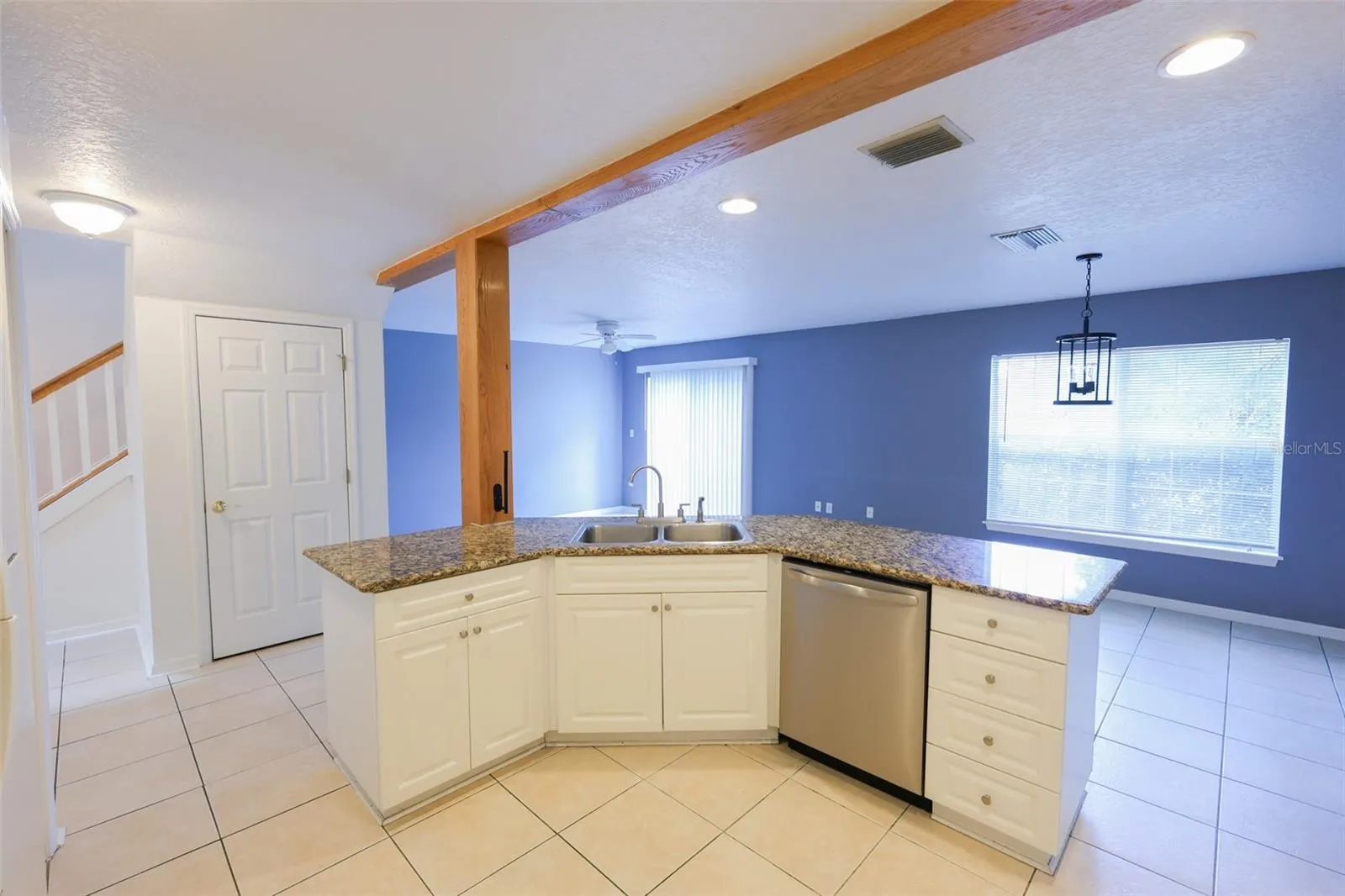 1116 SUNSET POINT RD #205, #205