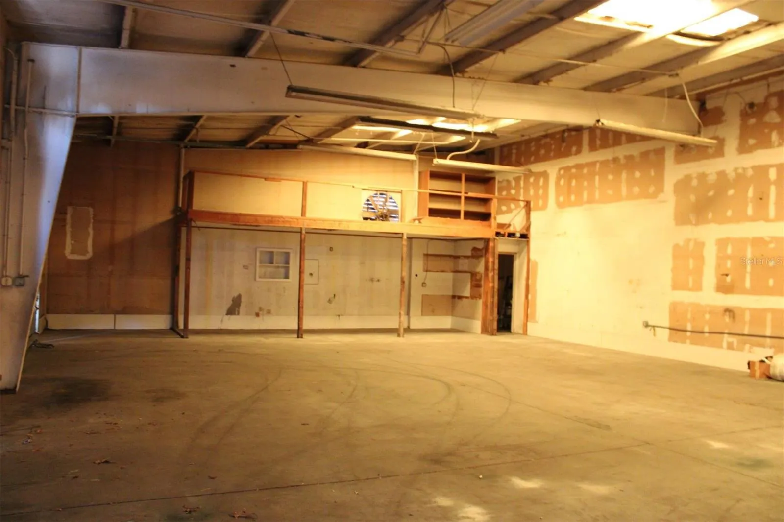 1468 L AND R INDUSTRIAL BLVD #B, #B