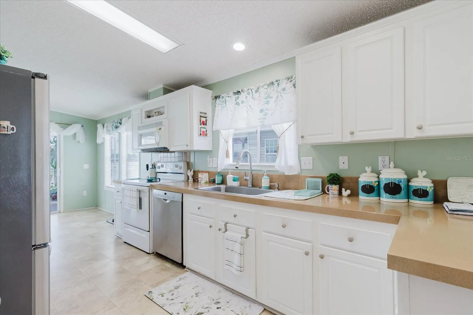 8446 FANTASIA PARK WAY