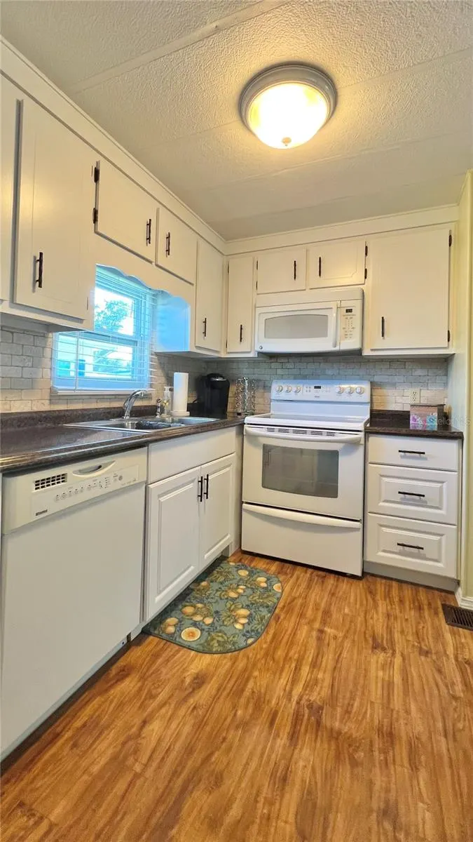 1100 BELCHER RD S #613, #613
