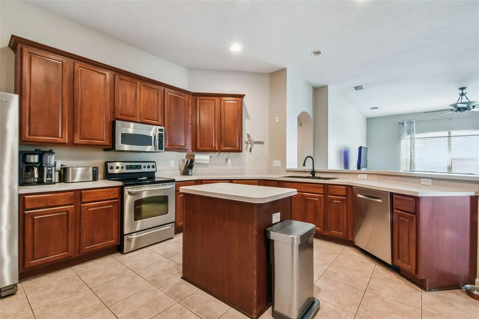 1906 HEARTLAND CIR