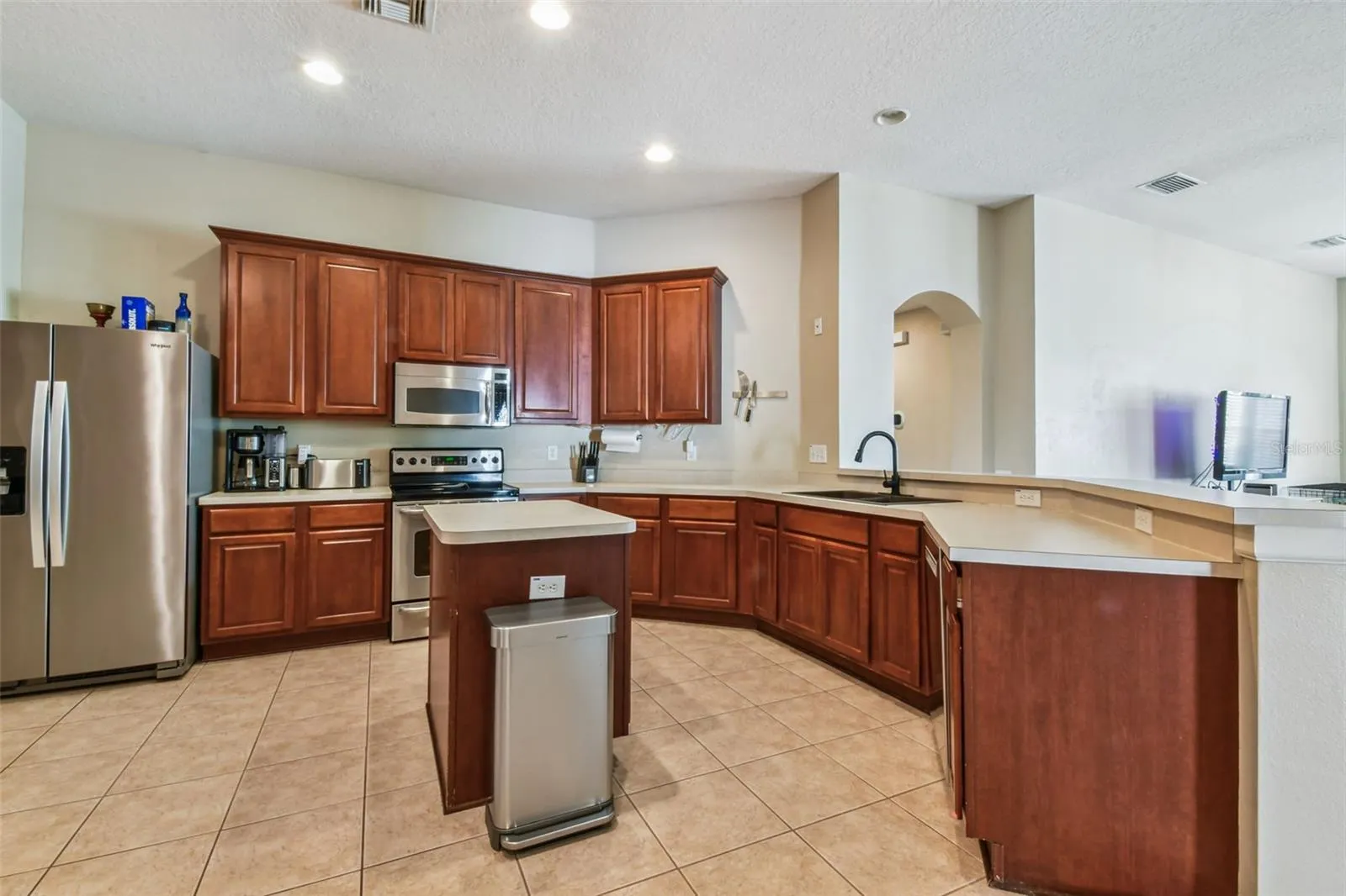 1906 HEARTLAND CIR