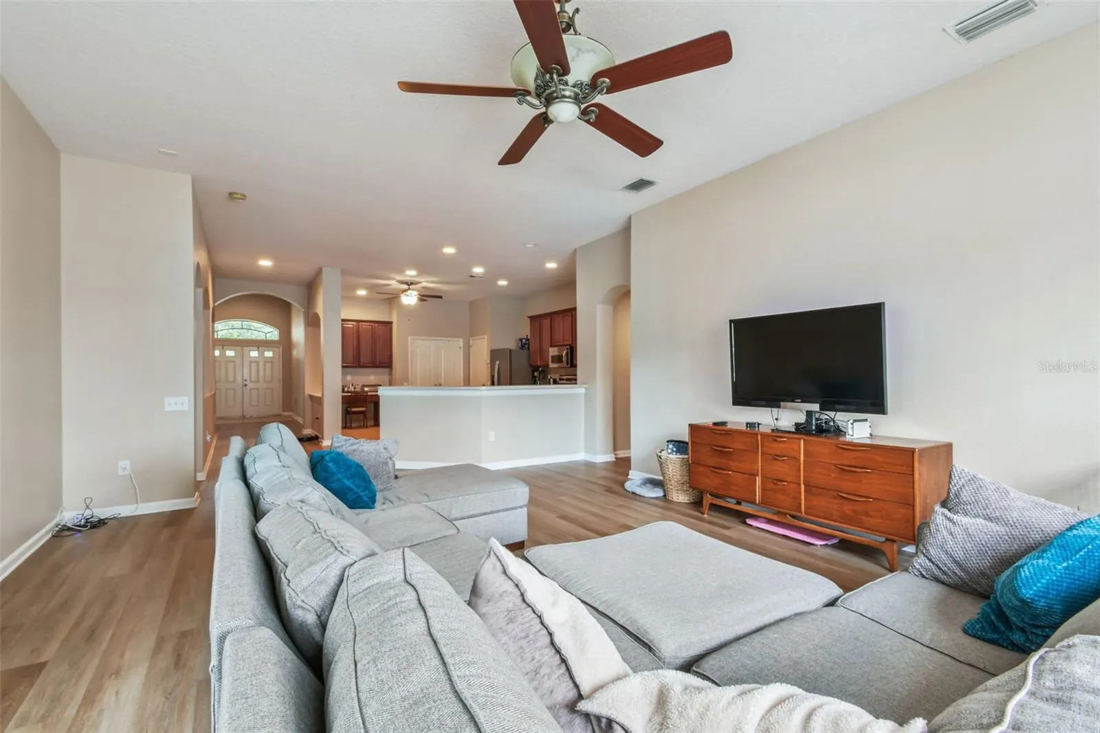1906 HEARTLAND CIR